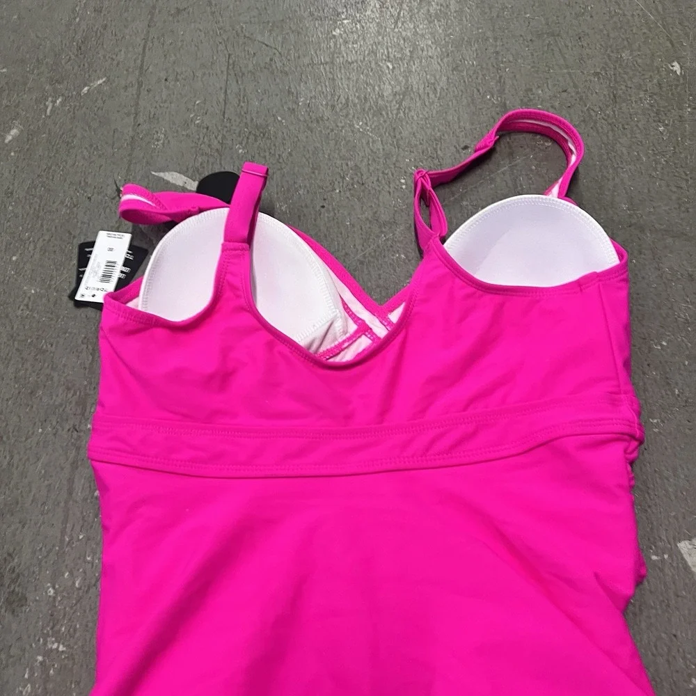 Torrid Women's One Piece Swimsuit Size 00 Pink Wire-Free Lined‎ Low Coverage